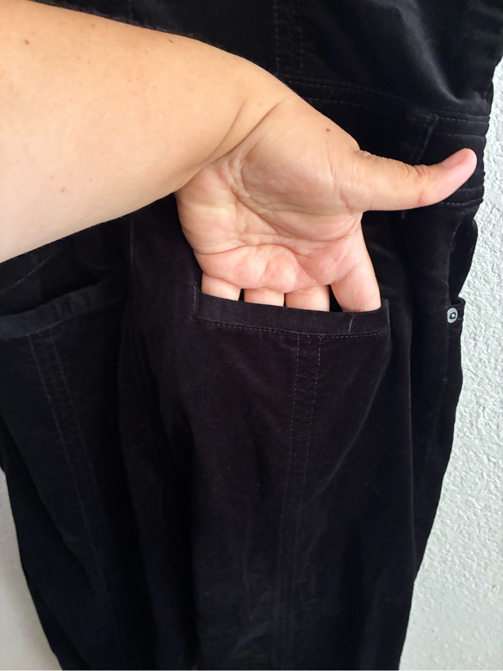 Pilcro Black Fit Flared Velvet Overalls 27 - Picture 10 of 14